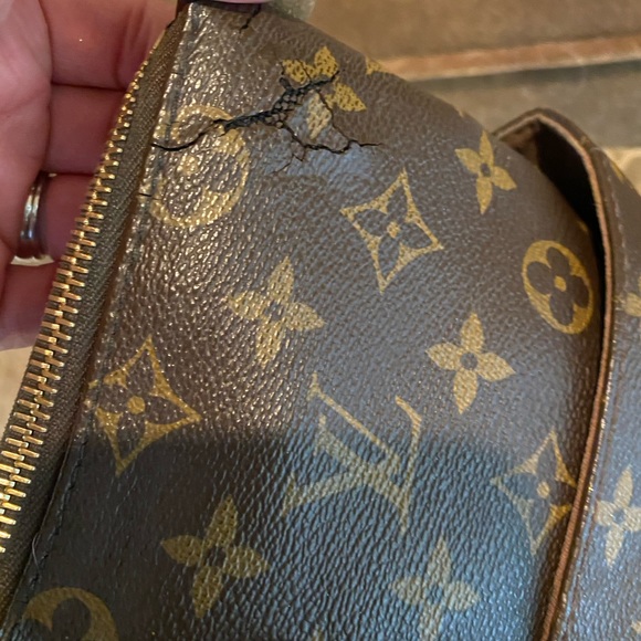 Louis Vuitton Authentic Bag - Picture 3 of 6